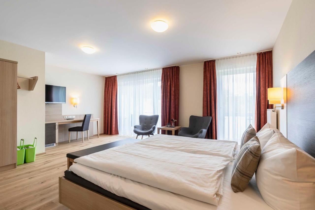 Hotel Dirsch Wellness & Spa Resort Emsing エクステリア 写真