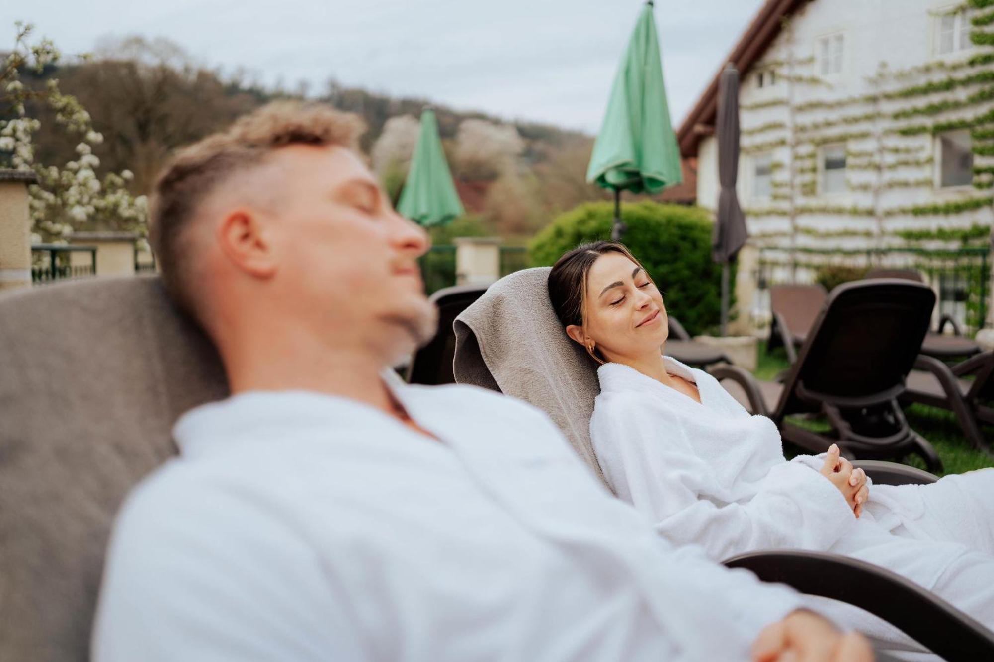 Hotel Dirsch Wellness & Spa Resort Emsing エクステリア 写真