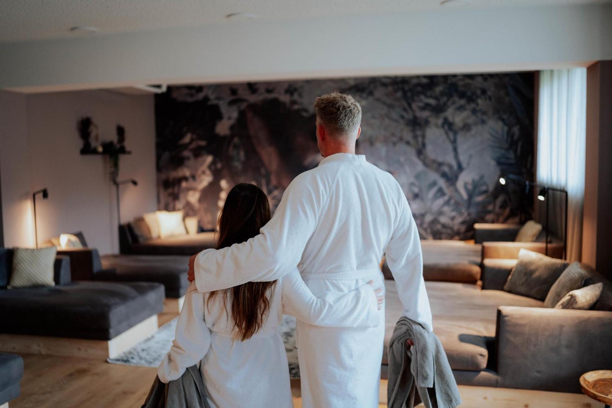 Hotel Dirsch Wellness & Spa Resort Emsing エクステリア 写真