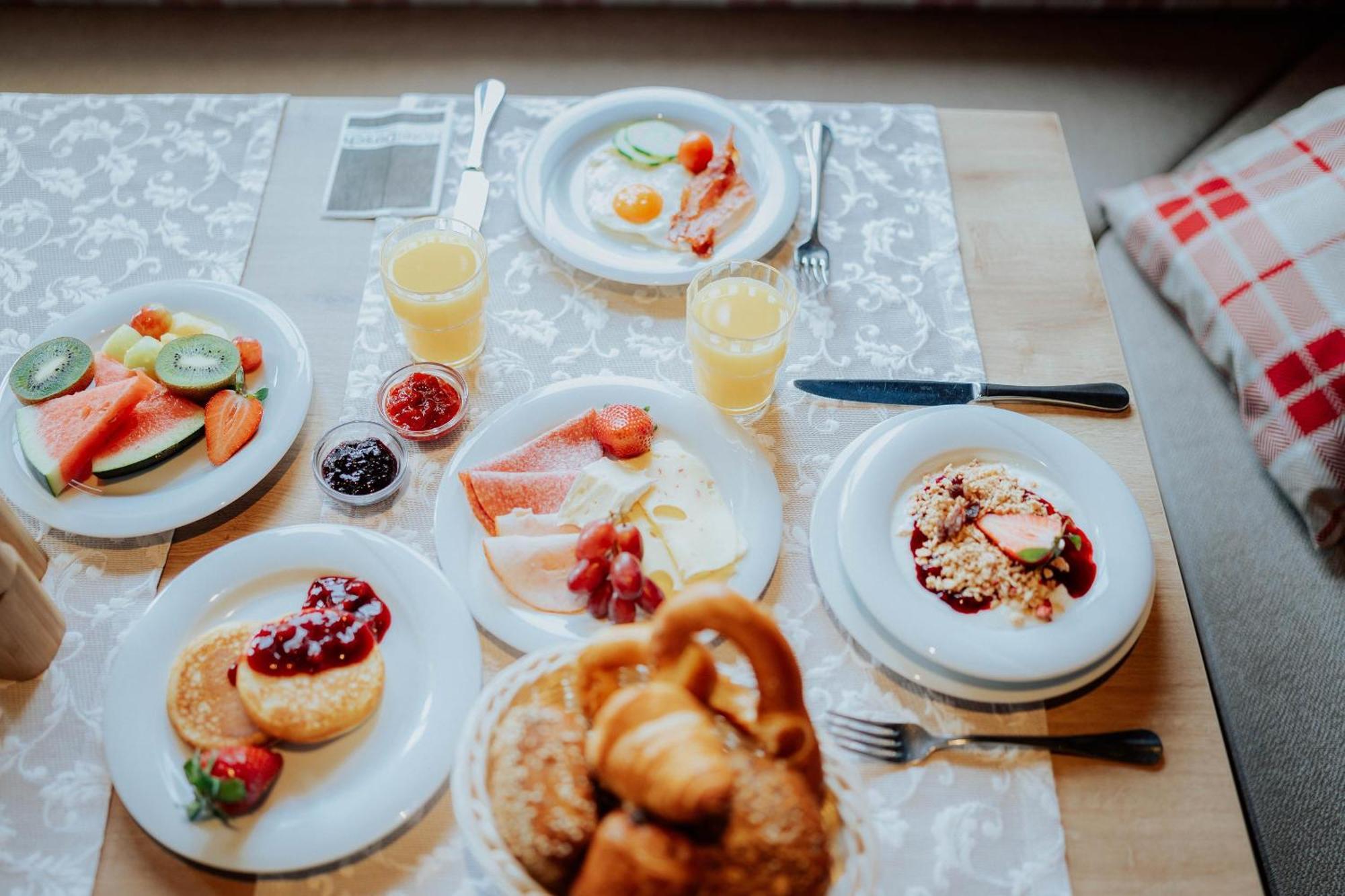 Hotel Dirsch Wellness & Spa Resort Emsing エクステリア 写真