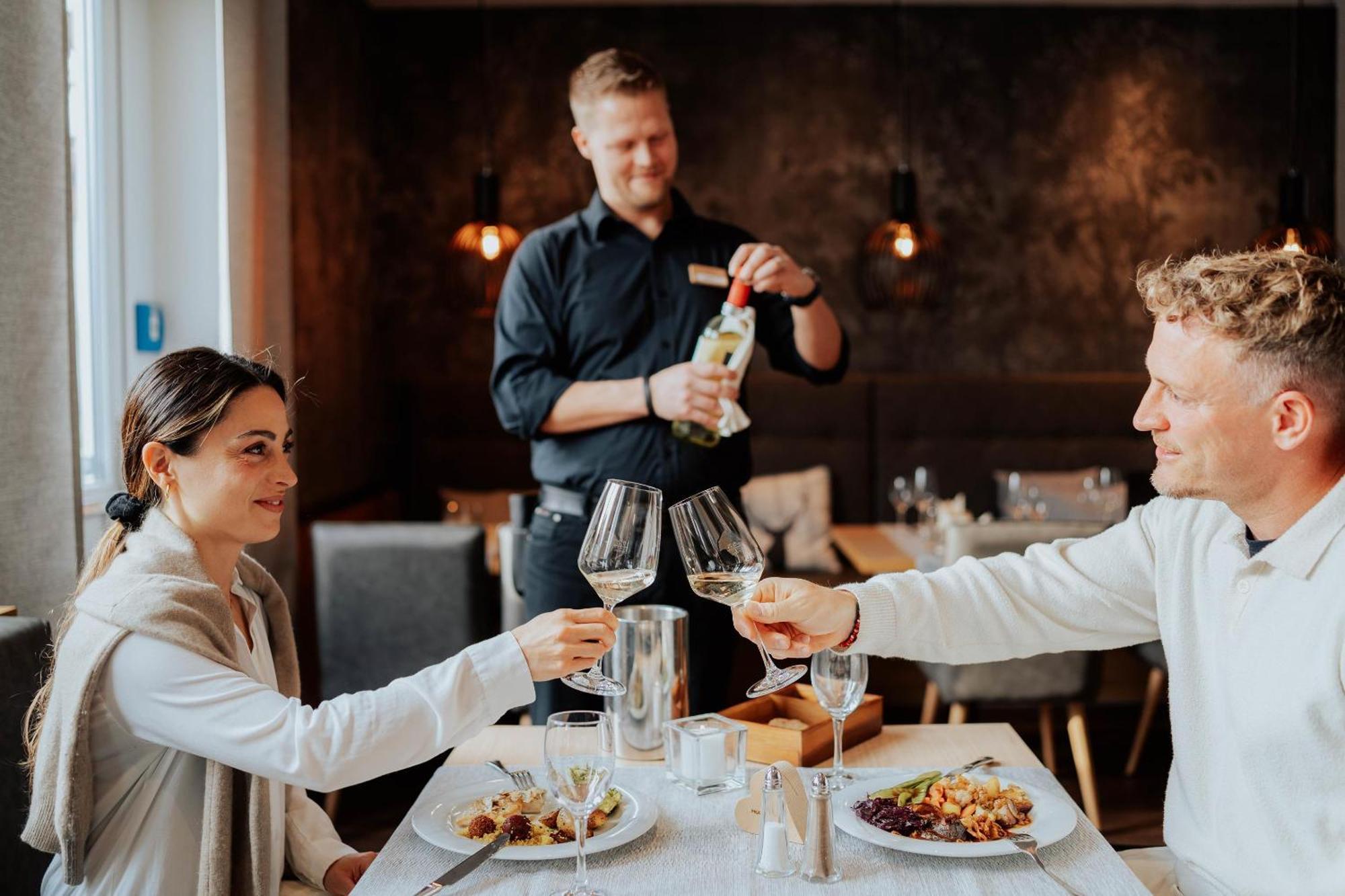 Hotel Dirsch Wellness & Spa Resort Emsing エクステリア 写真