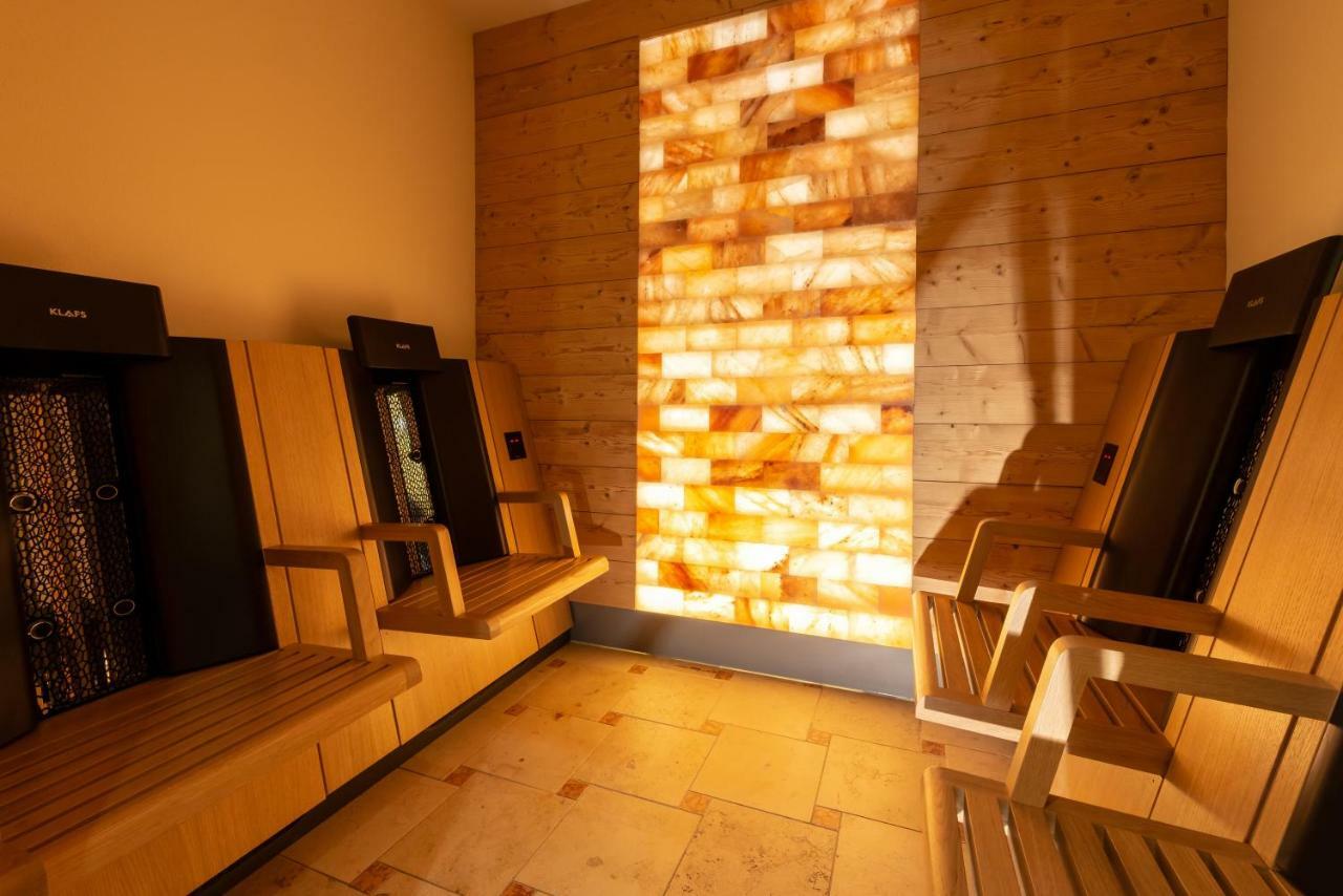 Hotel Dirsch Wellness & Spa Resort Emsing エクステリア 写真