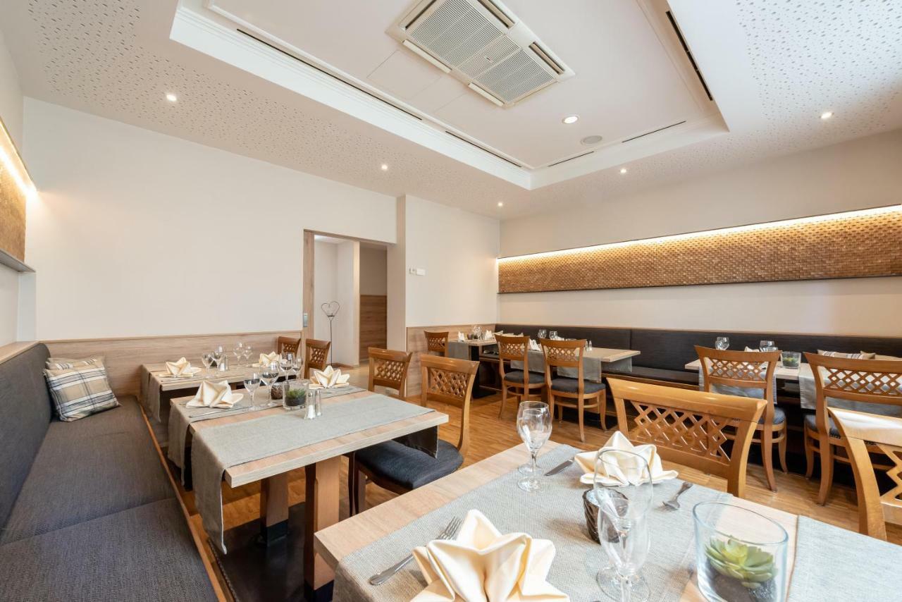 Hotel Dirsch Wellness & Spa Resort Emsing エクステリア 写真