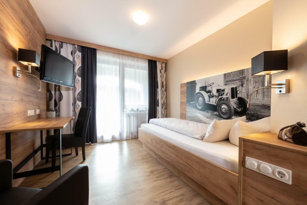 Hotel Dirsch Wellness & Spa Resort Emsing エクステリア 写真