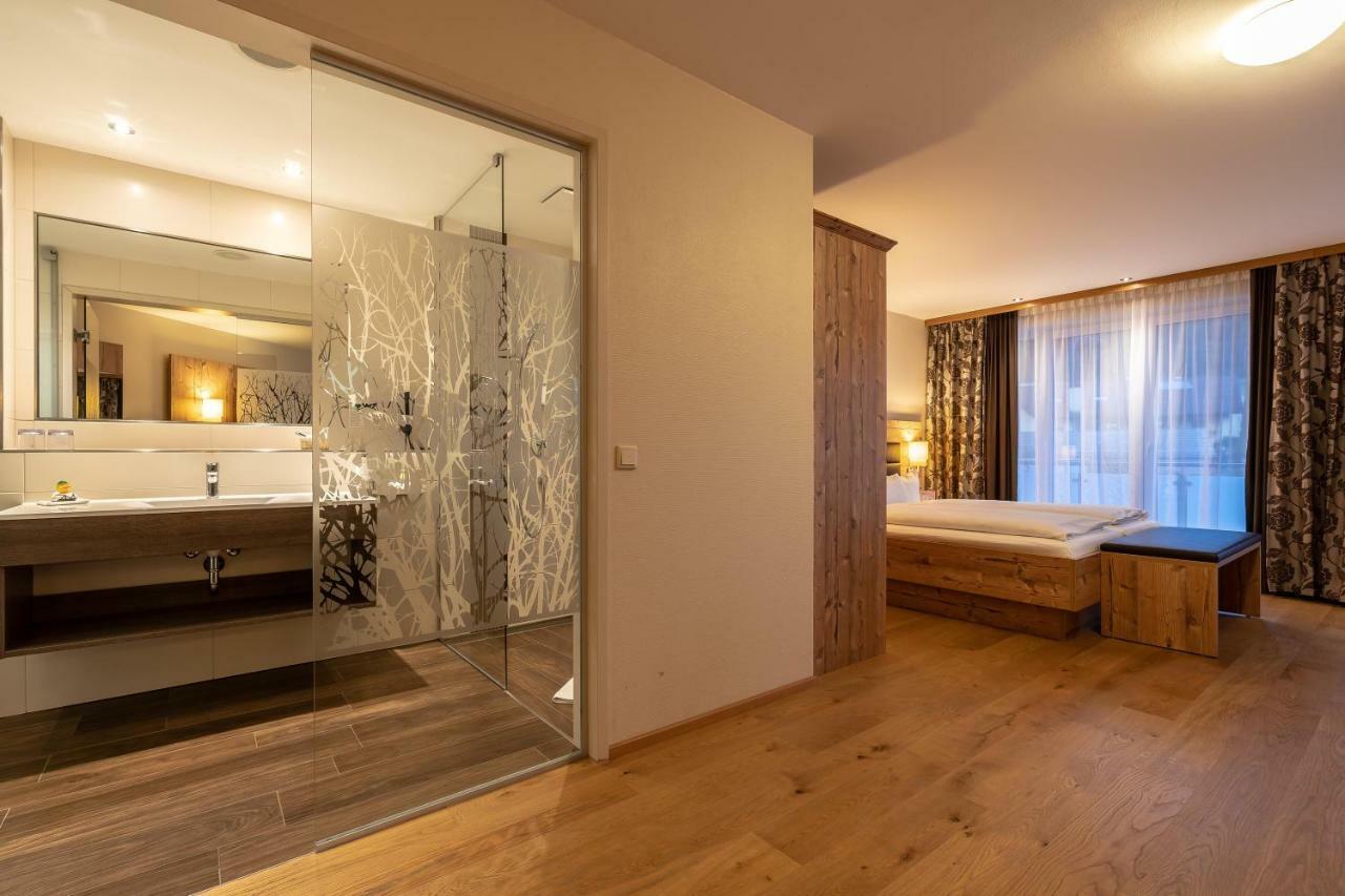 Hotel Dirsch Wellness & Spa Resort Emsing エクステリア 写真