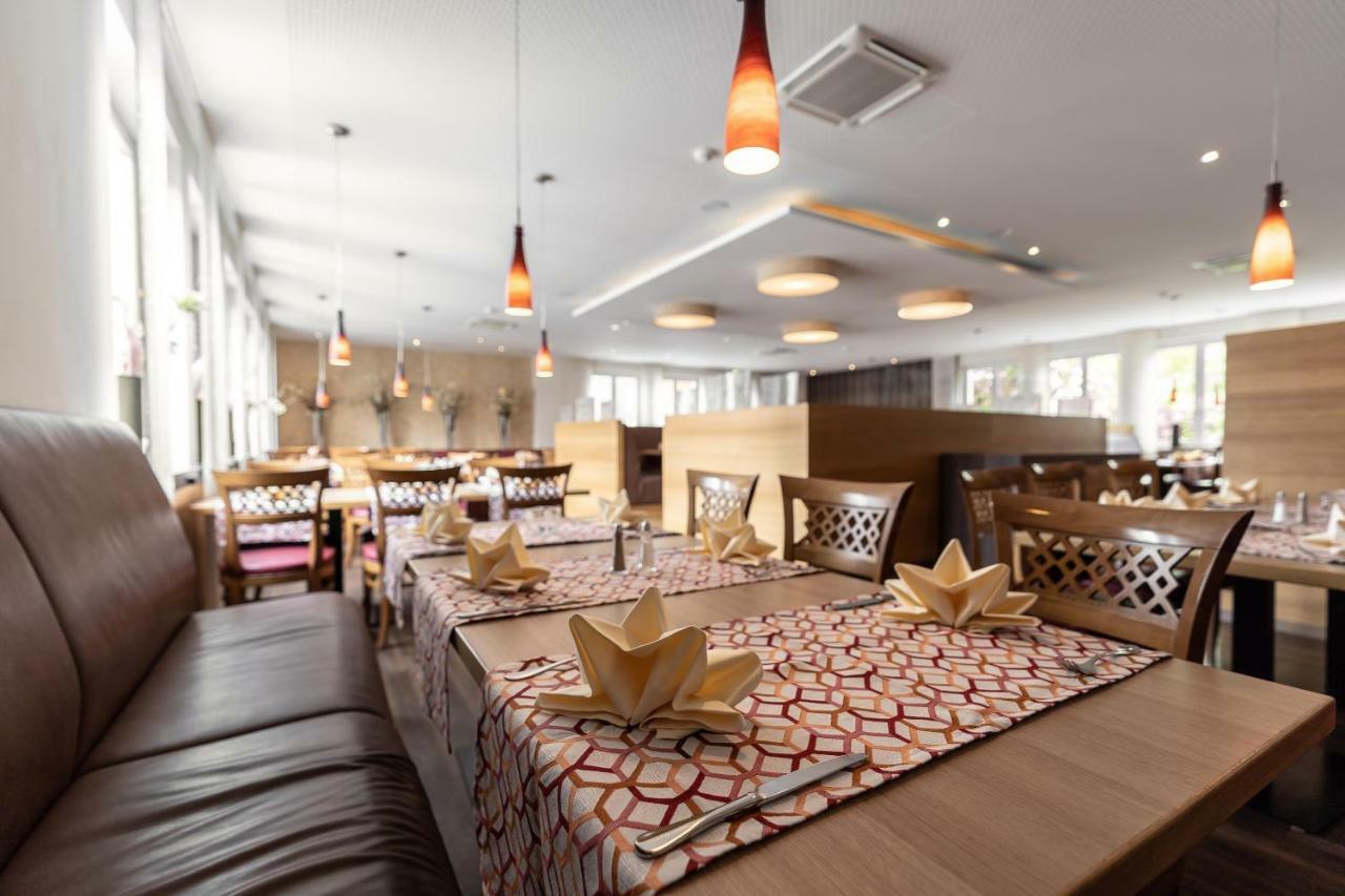 Hotel Dirsch Wellness & Spa Resort Emsing エクステリア 写真