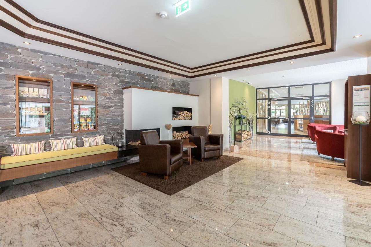 Hotel Dirsch Wellness & Spa Resort Emsing エクステリア 写真